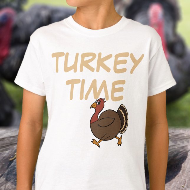 Camiseta Dia de Ação de Graças à Turquia Hora Personalizada (A fun shirt to wear at Thanksgiving. It's Turkey Time!)
