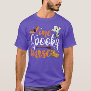 Camiseta Dia de as Bruxas engraçado Um Enfermeiro Spooky Pu