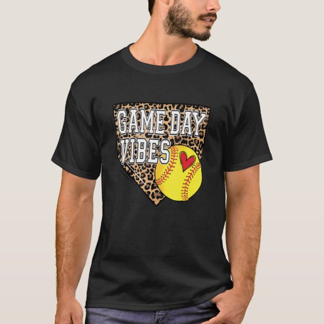 Camiseta Dia de Jogo de Softball Branqueado Vibes Tee Leopa (Frente)