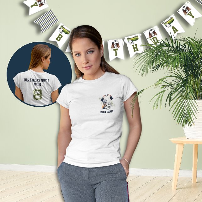 Camiseta Dia de Jogo Personalizado Mãe dos Esportes de Cria (Personalized Soccer Theme Birthday Party T-shirt Mom of the Birthday Boy )