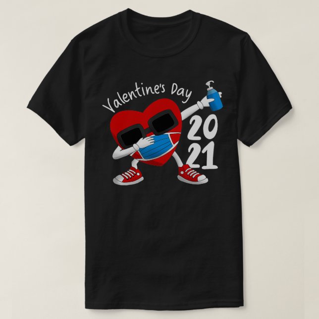 Camiseta Dia de os namorados 2021 com máscara e sa (Frente do Design)