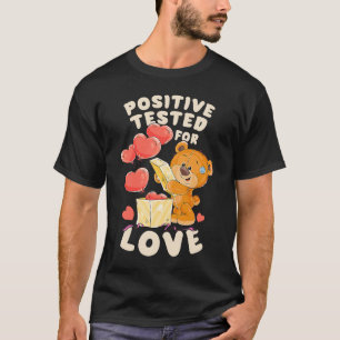 Camiseta Dia de os namorados ursinho bonitinho com balão de