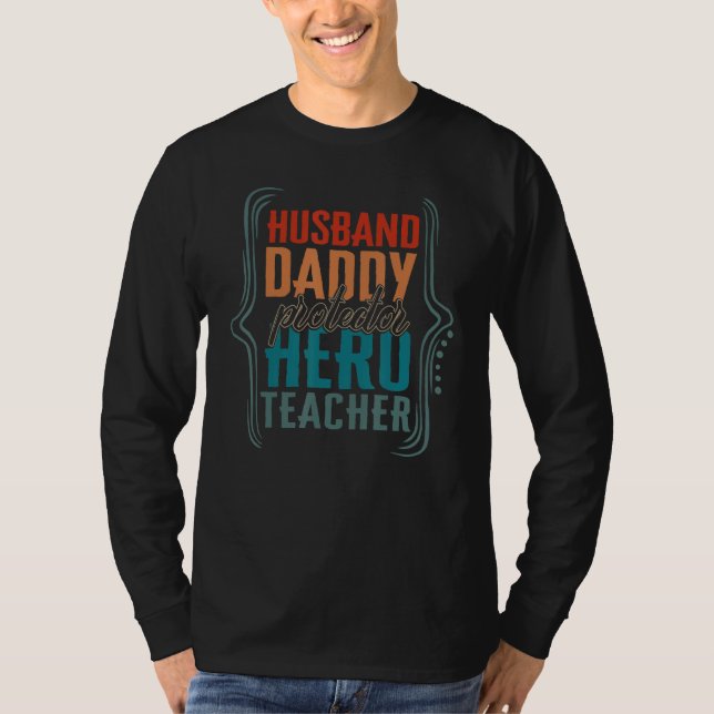 Camiseta Dia de os pais M de professor titular de proteção  (Frente)