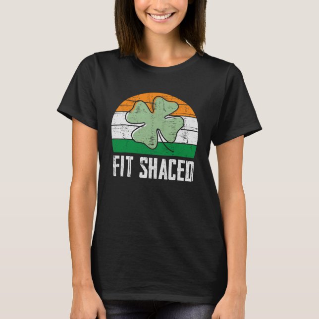 Camiseta Dia de Patrick do Bebado irlandês com formato de a (Frente)