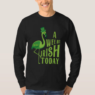 Camiseta Dia de São Patrício A Wee Bit Irish Flamingo