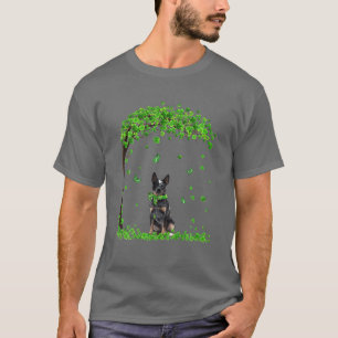 Camiseta Dia de São Patrício Blue Heeler sobre Shamrock D i