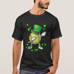 Camiseta Dia de São Patrício De Batida De Softball Leprec
