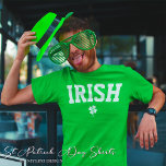 Camiseta Dia de São Patrício de Shamrock irlandês personali<br><div class="desc">Celebre a sorte dos irlandeses com este Shamrock, Rua, camiseta do Dia do Patrick! Embalado com um padrão vibrante e divertido de shamrock, esta tenda é mais do que uma peça de roupa - é uma declaração de alegria, sorte e um amor por este dia celebrado globalmente. Não só se...</div>