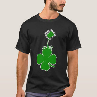 Camiseta Dia de São Patrício De Vazamento De Cerveja Verde 