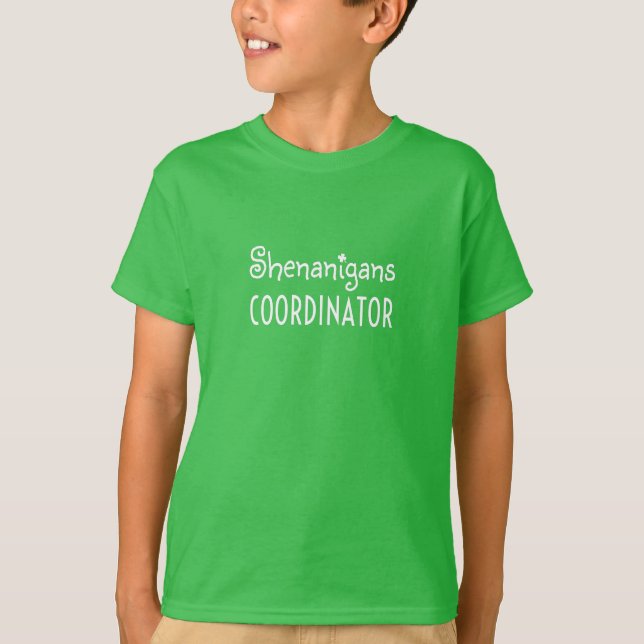 Camiseta Dia de São Patrício do Coordenador Shenanigans (Frente)