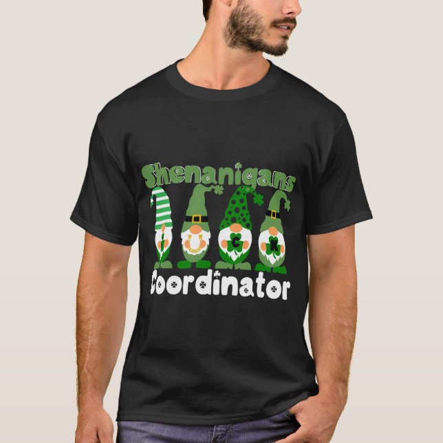 Camiseta Dia de São Patrício do Coordenador Shenanigans (Frente)