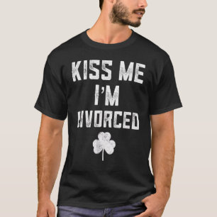 Camiseta Dia de São Patrício Engraçado Me Beija Solteiro D