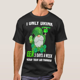 Camiseta Dia de São Patrício Eu só bebo cerveja 3 dias por 