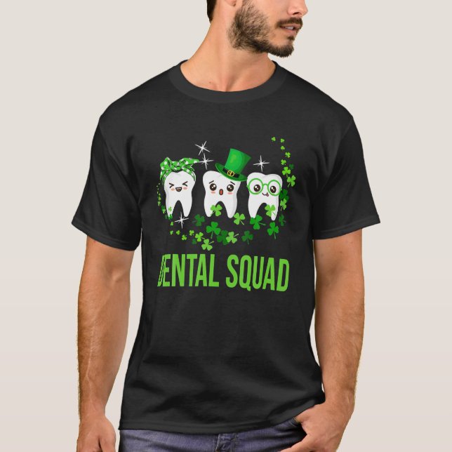 Camiseta Dia de São Patrício Feliz Esquadrão Dental Leprech (Frente)
