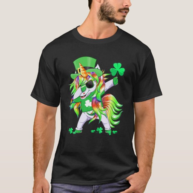 Camiseta Dia de São Patrício Feliz Unicorn Leprechaun Unico (Frente)