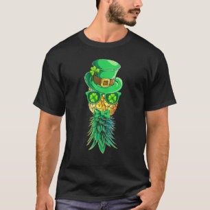 Camiseta Dia de São Patrício Funny Mask Swinger Para Baixo