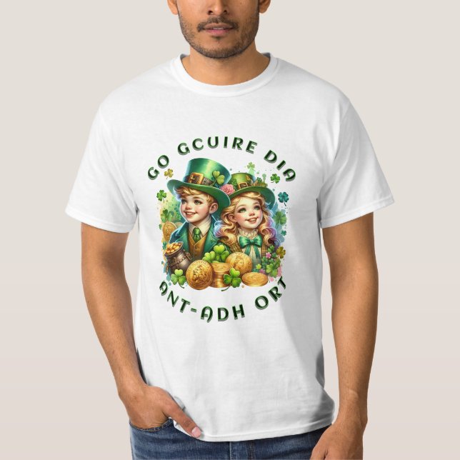 Camiseta Dia de São Patrício | Go gcuire Dia an t-ádh ort (Frente)