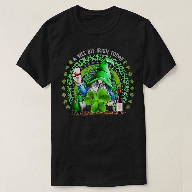 Camiseta Dia de São Patrício Irlandês Gnome Beber Vinho Sha (Frente do Design)