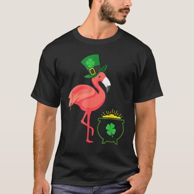 Camiseta Dia de São Patrício Irlandês Leprechaun Flamingo F (Frente)