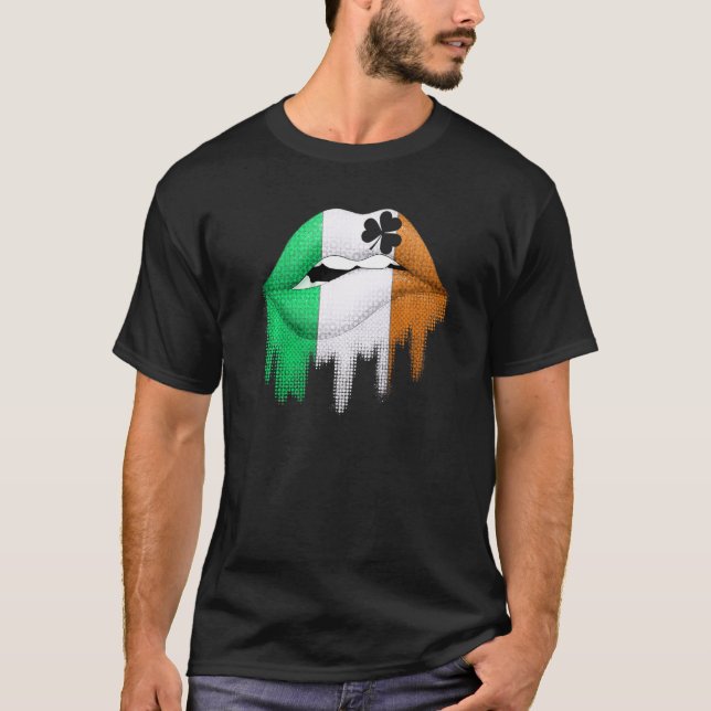 Camiseta Dia de São Patrício Lip Irish Flag Lucky Shamr (Frente)