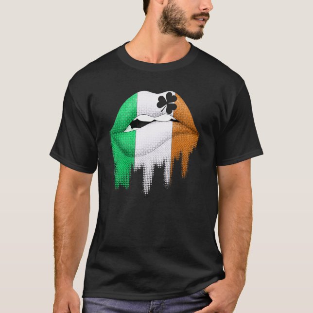 Camiseta Dia de São Patrício Lip Irish Flag Lucky Shamr (Frente)