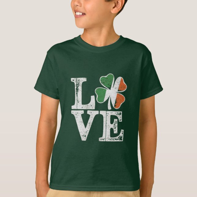 Camiseta Dia de São Patrício Love Lucky Irish Shamrock Gree (Frente)