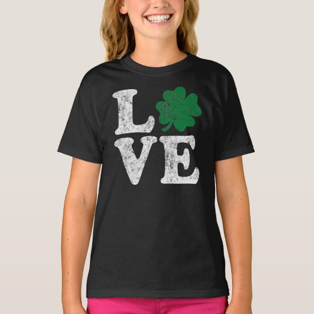 Camiseta Dia de São Patrício LOVE Shamrock Irish (Frente)
