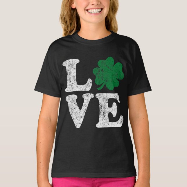 Camiseta Dia de São Patrício LOVE Shamrock Irish (Frente)