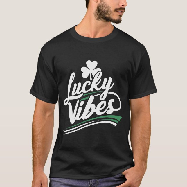 Camiseta Dia de São Patrício Lucky Vibes (Frente)