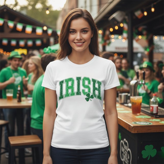 Camiseta Dia de São Patrício Retro de Shamrock Irlandês (Irish Shamrock Retro St Patrick's Day T-Shirt)