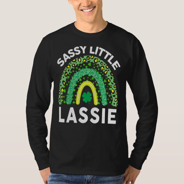 Camiseta Dia de São Patrício Sassy Little Lassie (Frente)