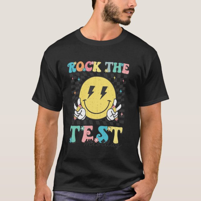 Camiseta Dia de Teste Xadrez Groovy Balançar o Teste Profes (Frente)