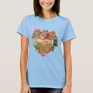 Camiseta Dia dos Namorados Vitoriano, mãos vintage com flor