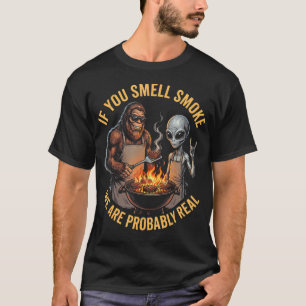 Camiseta Dia dos Pais do Bigfoot e Alien Grelhando BBQ Engr