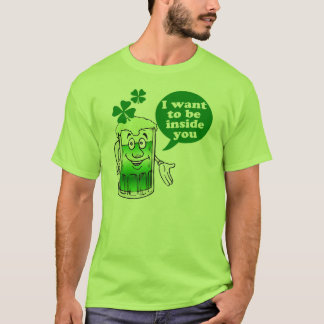 Camiseta Dia verde engraçado da cerveja