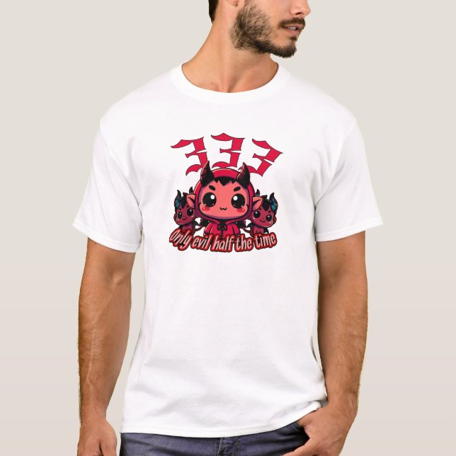 Camiseta Diabo Chibi - 333 Apenas mau metade do tempo (Frente)