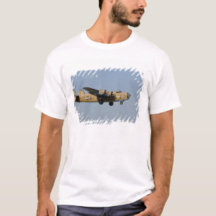Camiseta Diamond Lil B-24 Bomber, pousando em Oshkosh,