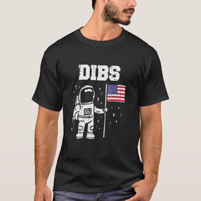 Camiseta Dibs Moon Astronauta Americana Bandeira Fundo 4º D (Frente)