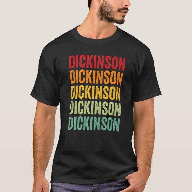 Camiseta Dickinson County Michigan Rainbow Text (Frente)