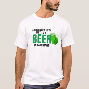 Camiseta Dieta Equilibrada é uma cerveja em cada mão Engr