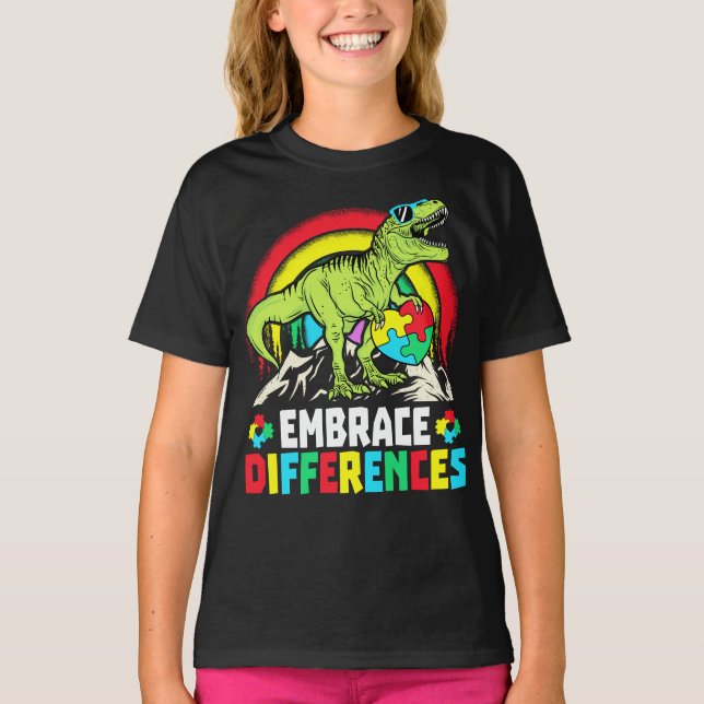 Camiseta Diferenças de Embrace T Rex Dinossaur Autism Aware (Frente)