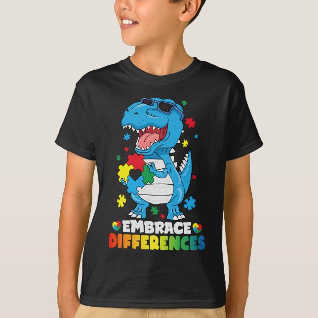 Camiseta Diferenças de Embrace T Rex Dinossaur Autism Aware (Frente)