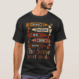 Camiseta Diferente Fora, Mas Mesma Dentro Negra Cardíaca