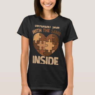 Camiseta Diferente Fora, Mas Mesma Dentro Negra Cardíaca