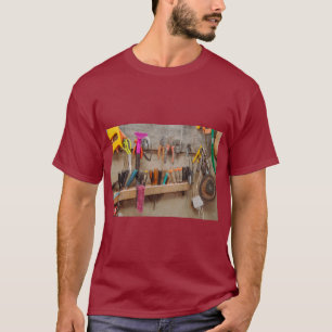 Camiseta Diferentes Ferramentas de Trabalho Design – Constr