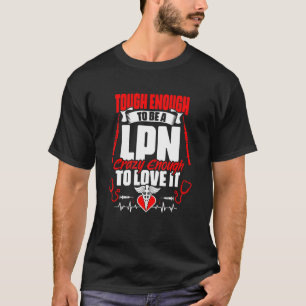 Camiseta Dificuldade Em Ser Practi Licenciado Por Enfermage