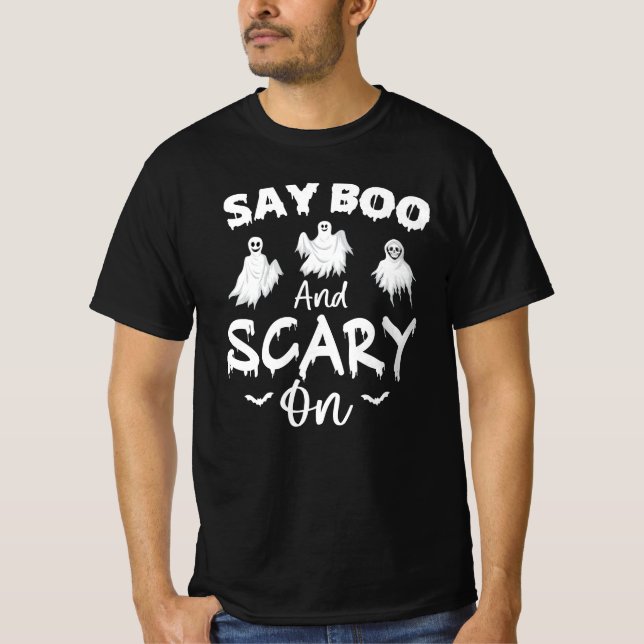 Camiseta Diga "boo" e "assustador" sobre a ideia de present (Frente)