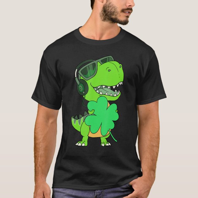 Camiseta Dino Kids Rex Segurando Shamrock Happy St Patricks (Frente)