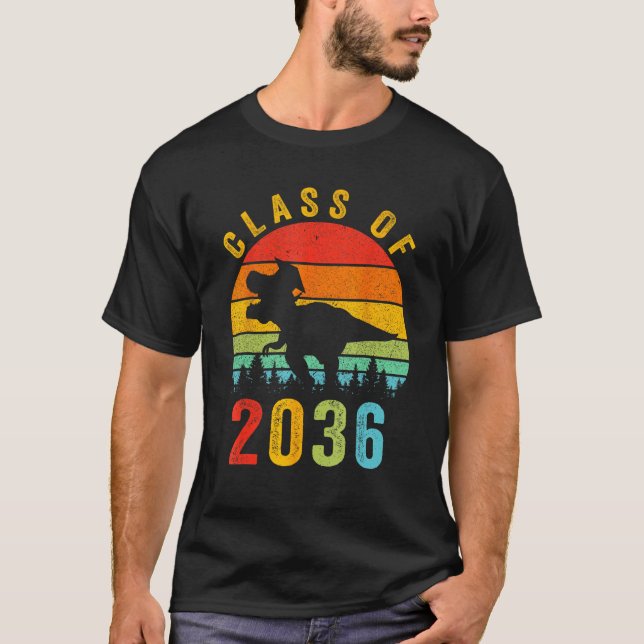 Camiseta Dinosaur Class Of 2036 First Day Kindergarten Boys (Frente)