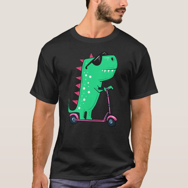Camiseta Dinosaur T-Rex Riding Scooter (Frente)